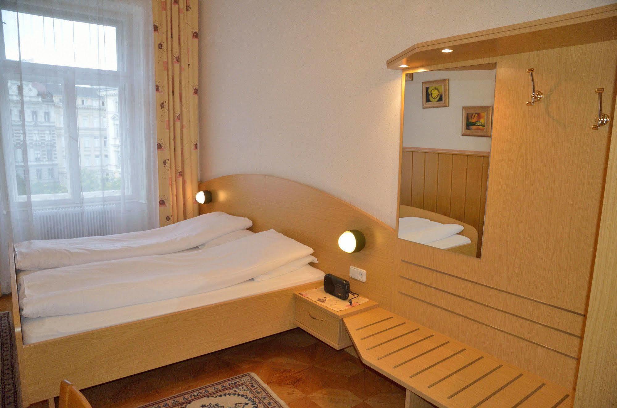 Couette-café Schweizer Solderer 3*