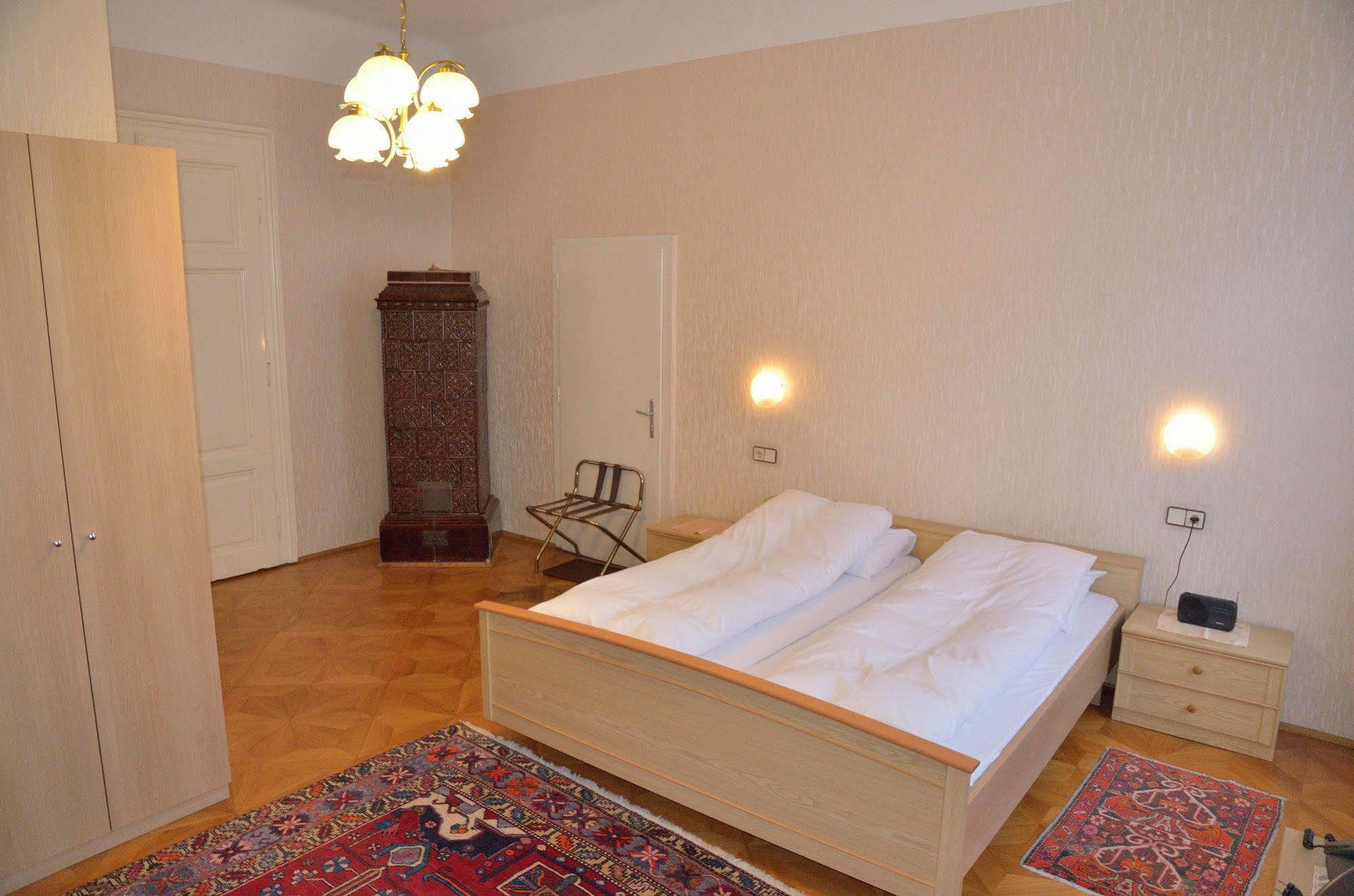 Schweizer Solderer 3* Vienne