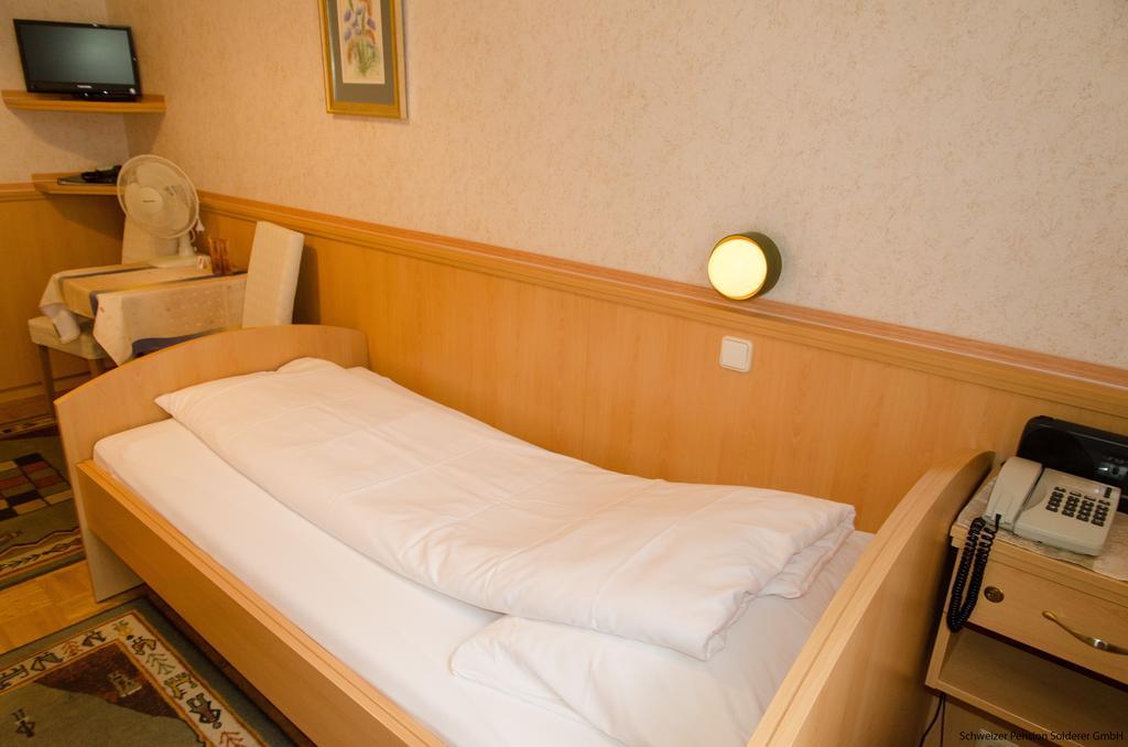 Schweizer Solderer Couette-café Vienne
